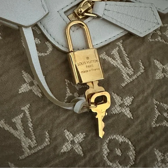 Louis Vuitton Sabia Bouzas PM Monogram Blonde White Shoulder Bag Cruise 2011 - Picture 5 of 15